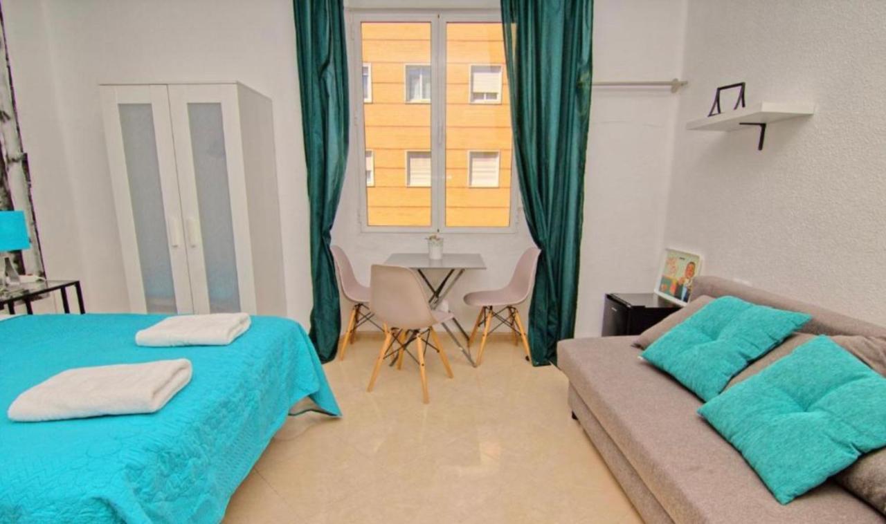 Guests House Mercado Malaga Apartment ภายนอก รูปภาพ